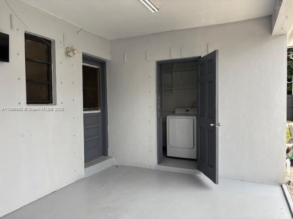 8750 SW 42nd Ter, Miami FL 33165