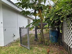 8750 SW 42nd Ter, Miami FL 33165