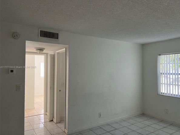 241 SE 9th Ave 109, Pompano Beach FL 33060