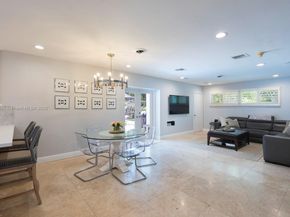 11900 SW 72nd Pl, Pinecrest FL 33156