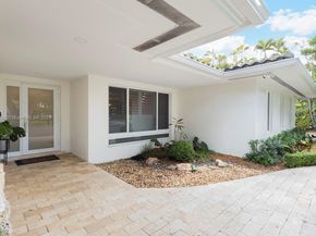 11900 SW 72nd Pl, Pinecrest FL 33156