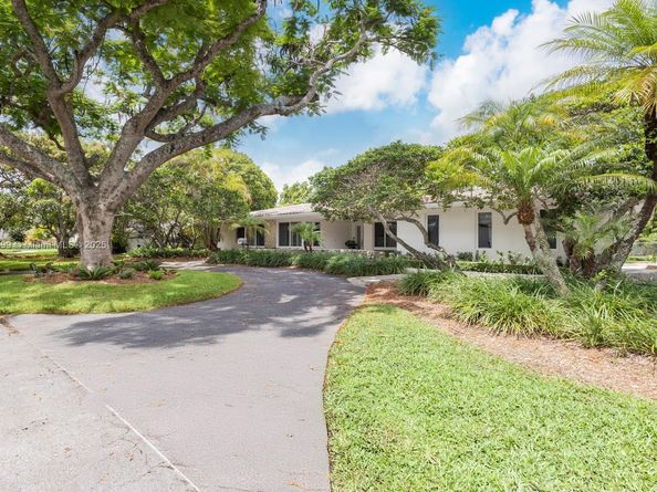 11900 SW 72nd Pl, Pinecrest FL 33156