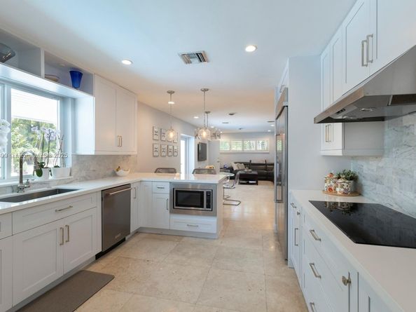 11900 SW 72nd Pl, Pinecrest FL 33156