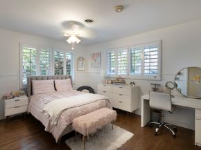 11900 SW 72nd Pl, Pinecrest FL 33156