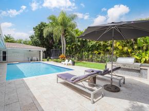 11900 SW 72nd Pl, Pinecrest FL 33156