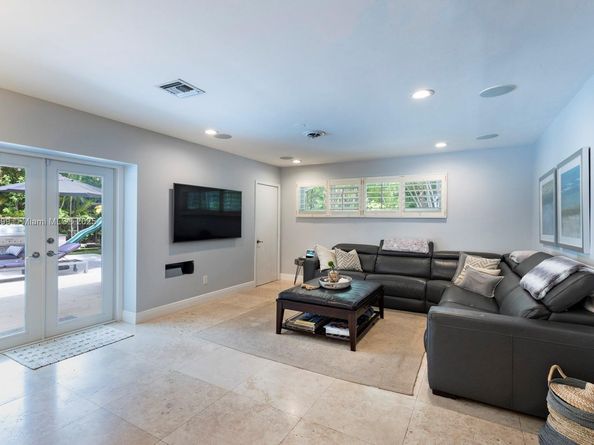 11900 SW 72nd Pl, Pinecrest FL 33156