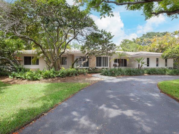 11900 SW 72nd Pl, Pinecrest FL 33156