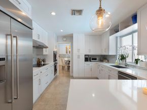 11900 SW 72nd Pl, Pinecrest FL 33156