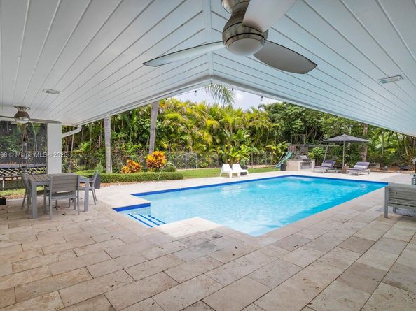 11900 SW 72nd Pl, Pinecrest FL 33156