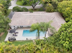 11900 SW 72nd Pl, Pinecrest FL 33156