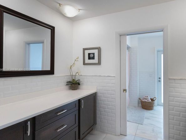 11900 SW 72nd Pl, Pinecrest FL 33156