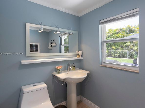 11900 SW 72nd Pl, Pinecrest FL 33156