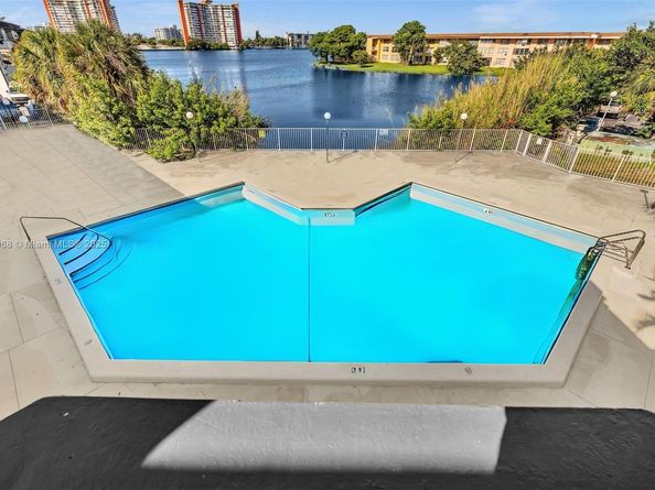 1398 NE 191st St C104, Miami FL 33179