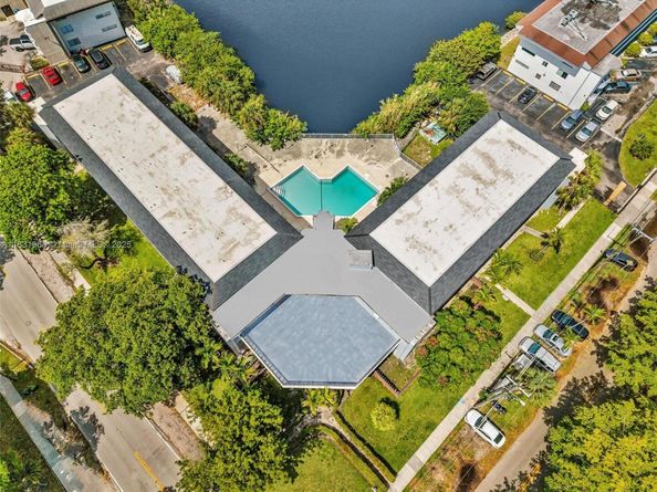 1398 NE 191st St C104, Miami FL 33179