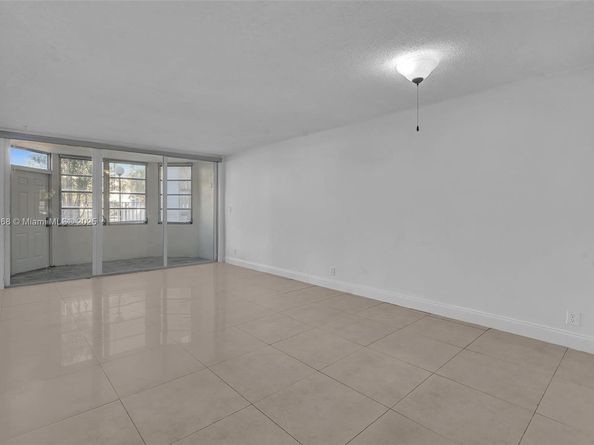 1398 NE 191st St C104, Miami FL 33179