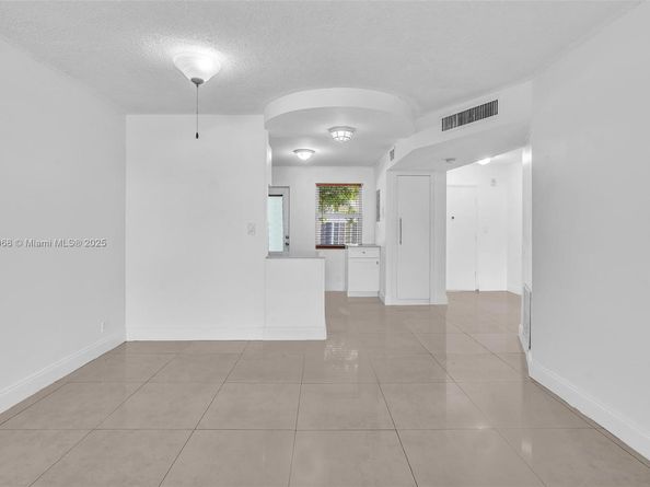 1398 NE 191st St C104, Miami FL 33179