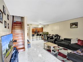 2419 NW 11th St 21D, Miami FL 33125