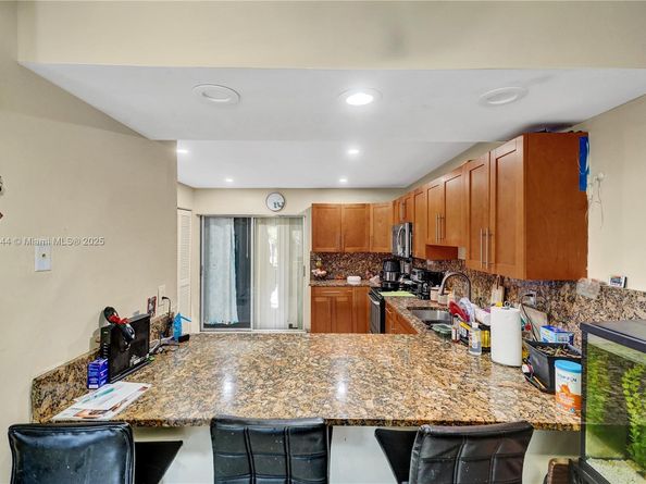 2419 NW 11th St 21D, Miami FL 33125
