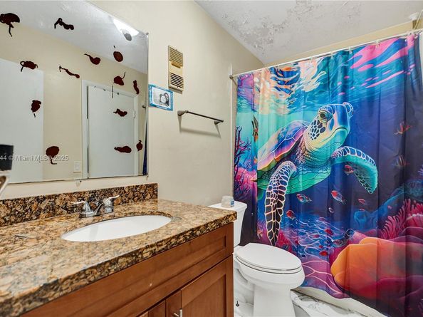 2419 NW 11th St 21D, Miami FL 33125