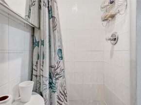 2419 NW 11th St 21D, Miami FL 33125