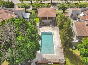 2419 NW 11th St 21D, Miami FL 33125