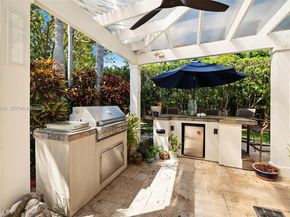10740 SW 74th Ct, Pinecrest FL 33156