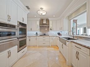 10740 SW 74th Ct, Pinecrest FL 33156