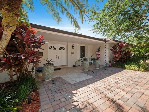 10740 SW 74th Ct, Pinecrest FL 33156