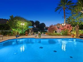 10740 SW 74th Ct, Pinecrest FL 33156