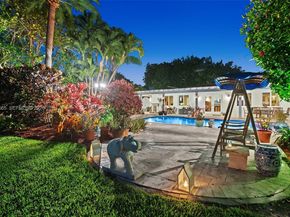10740 SW 74th Ct, Pinecrest FL 33156