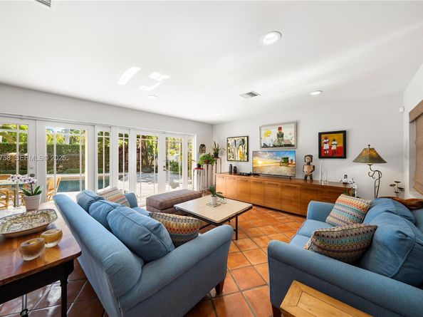 1030 Adams St, Hollywood FL 33019