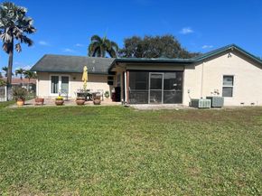 11520 NW 26th St, Plantation FL 33323