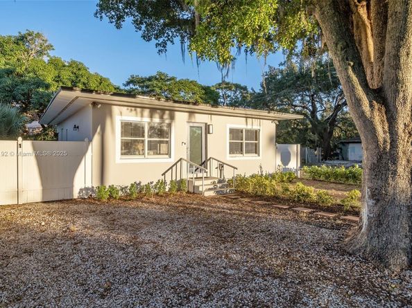 1100 NW 7th Ave, Fort Lauderdale FL 33311