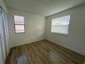 10453 NW 11th St 206, Pembroke Pines FL 33026