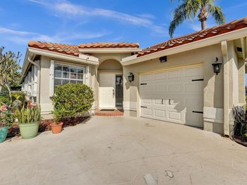 6081 Bluegrass Dr