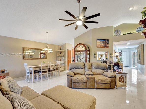 6081 Bluegrass Dr, Boynton Beach FL 33437