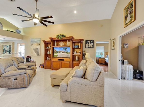 6081 Bluegrass Dr, Boynton Beach FL 33437