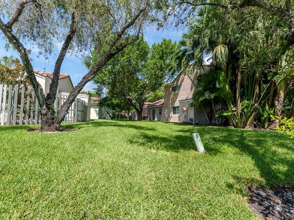 1462 Springside Dr, Weston FL 33326