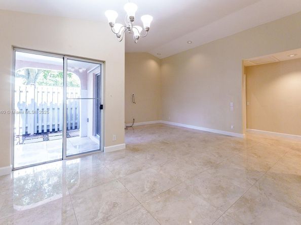 1462 Springside Dr, Weston FL 33326