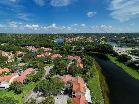 1462 Springside Dr, Weston FL 33326