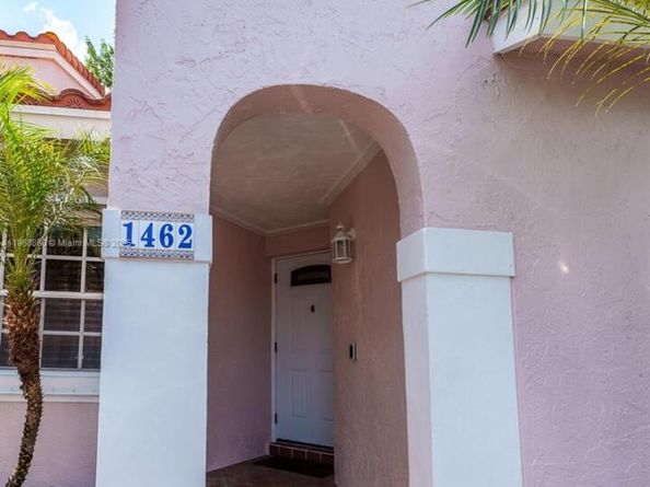 1462 Springside Dr, Weston FL 33326