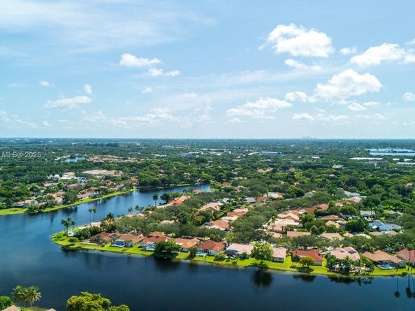 1462 Springside Dr, Weston FL 33326