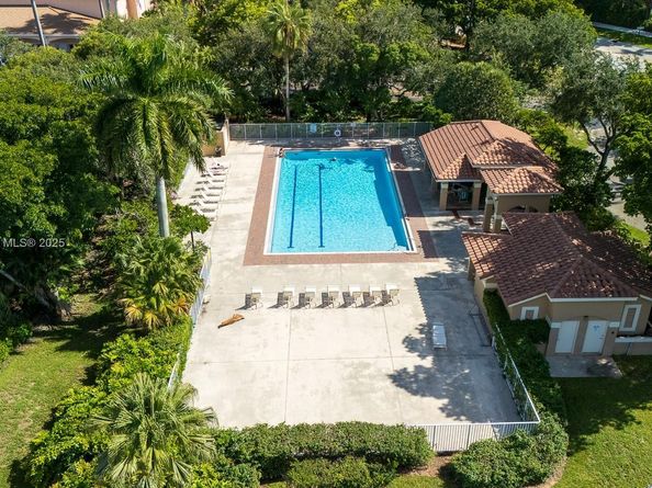1462 Springside Dr, Weston FL 33326