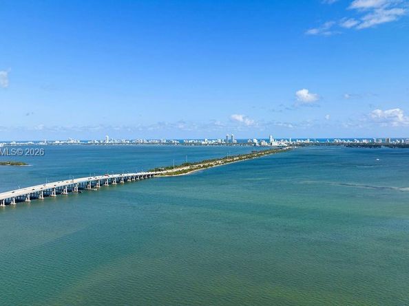 650 NE 32nd St 2205, Miami FL 33137