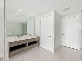 650 NE 32nd St 2205, Miami FL 33137