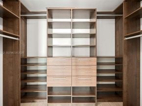 650 NE 32nd St 2205, Miami FL 33137