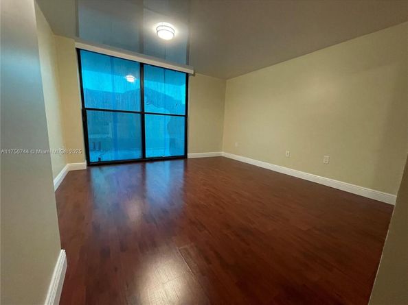 210 174th St 305, Sunny Isles Beach FL 33160