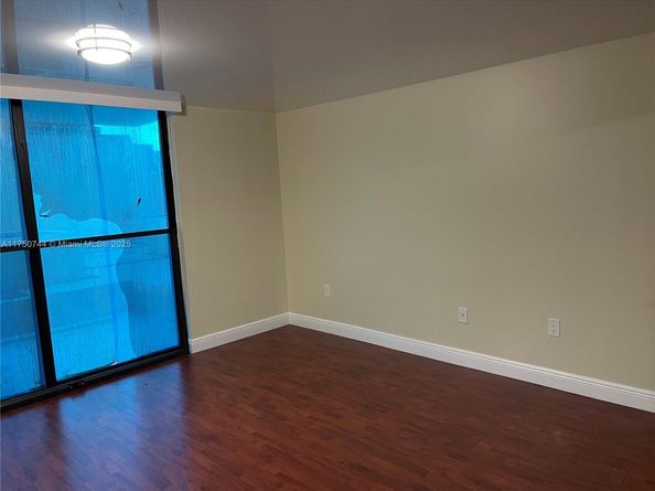 210 174th St 305, Sunny Isles Beach FL 33160