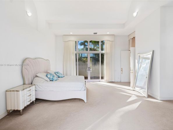 2939 Paddock Ln, Weston FL 33331