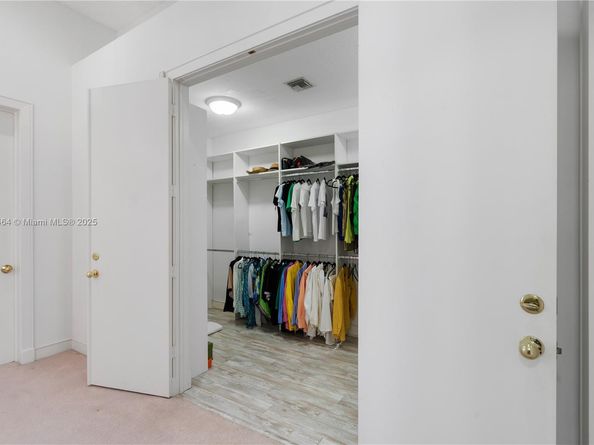 2939 Paddock Ln, Weston FL 33331